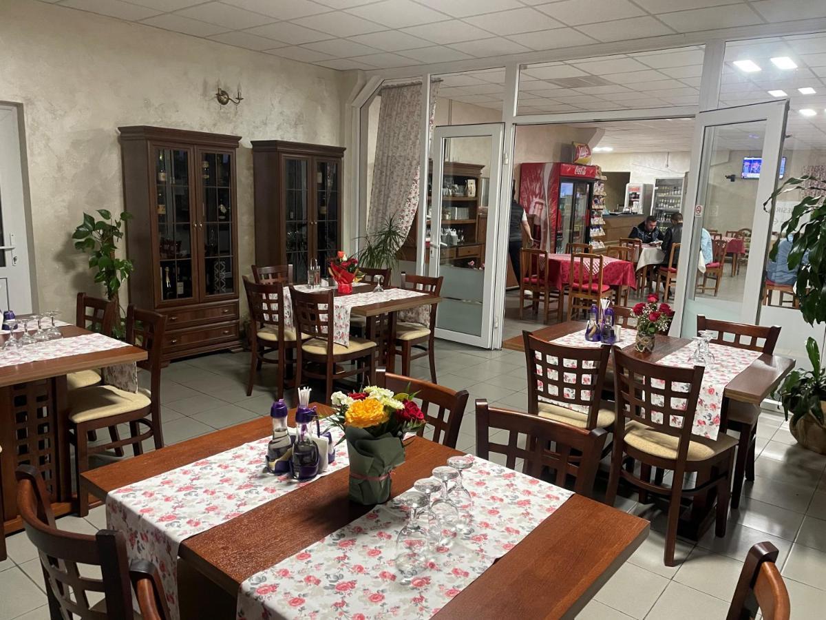 KM 80 Restaurant&Hotel Mavrodolu Extérieur photo