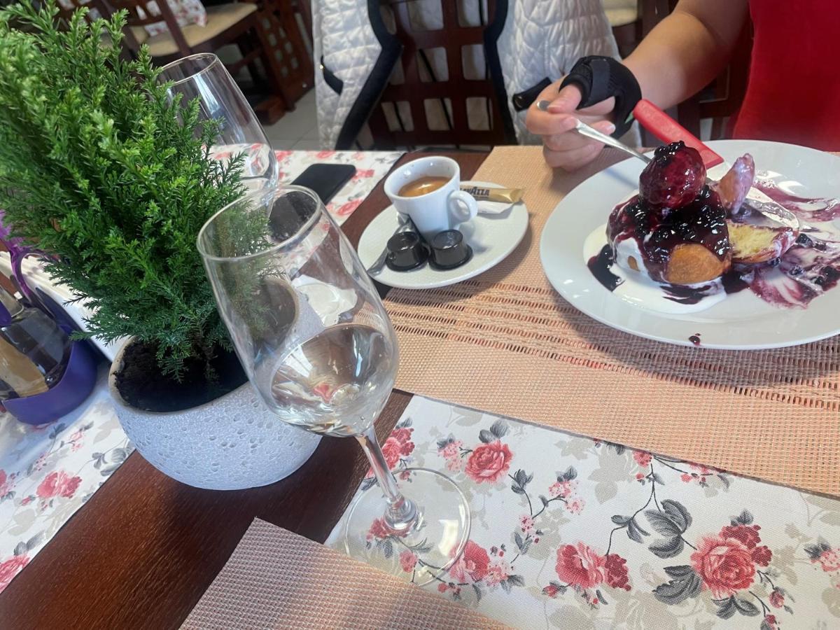 KM 80 Restaurant&Hotel Mavrodolu Extérieur photo